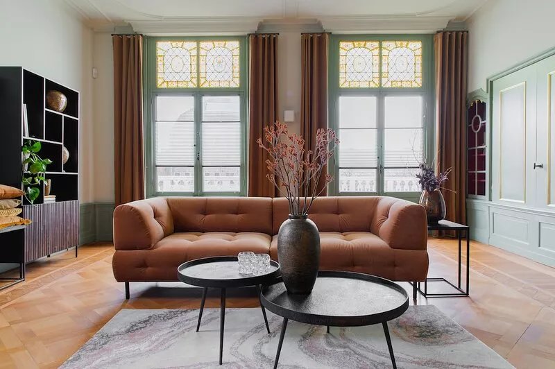 Monumental home in downtown Hoorn, on the harbor with private parking!