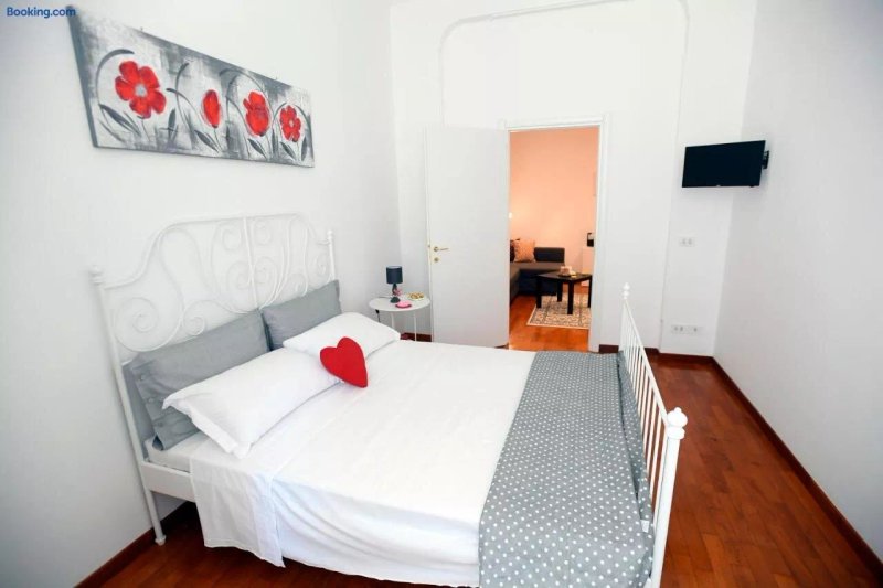 House and the City - Colosseum Apartments