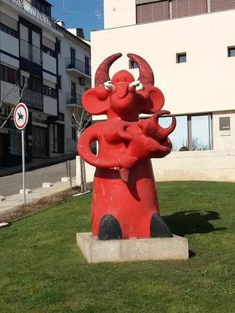 Monumento a Francisco Sa Carneiro
