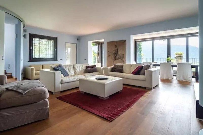 Lovely Cascina, 4 min by car to Lake, stunning lake views, AC, private parking