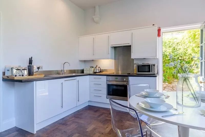 Converted Schoolhouse flat retreat in Fowey centre
