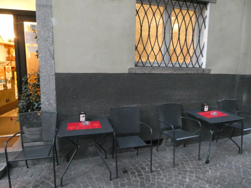 Charlie's Bar