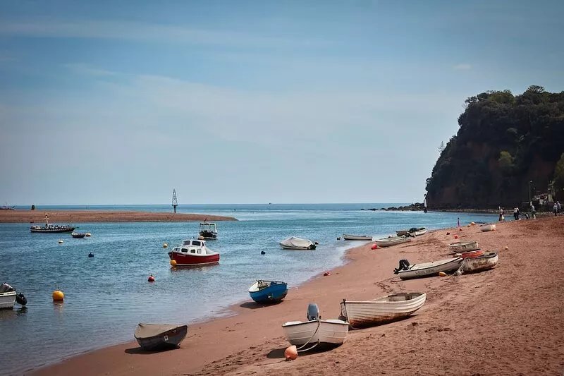 Luxury House | AMAZING sea views |Indoor Pool |8 En-suite bedrooms |Pub & Beach