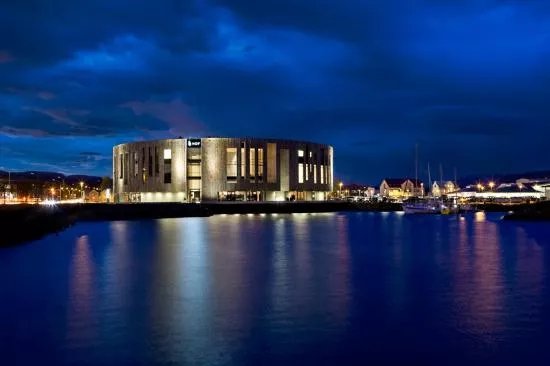 Hof Cultural and Conference Center