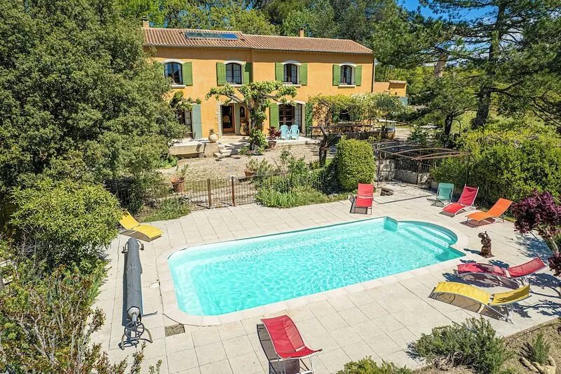 Le Bacalan in Mormoiron Mont-Ventoux sud - sleeps 15