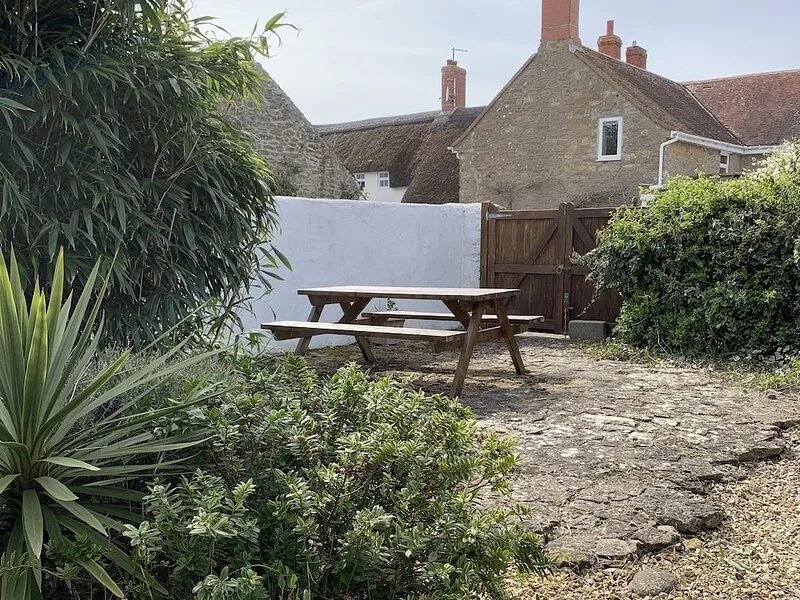 RIVER COTTAGE, pet friendly in Burton Bradstock