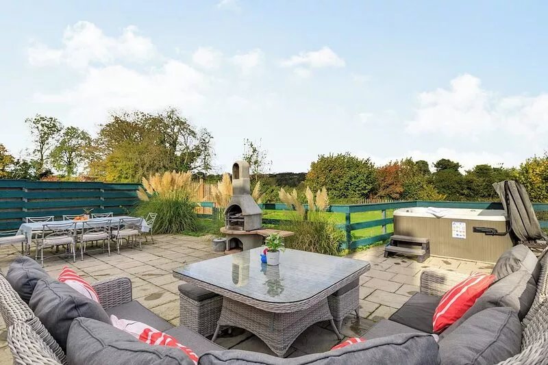 4 bedroom accommodation in Bishopswood, near Honiton