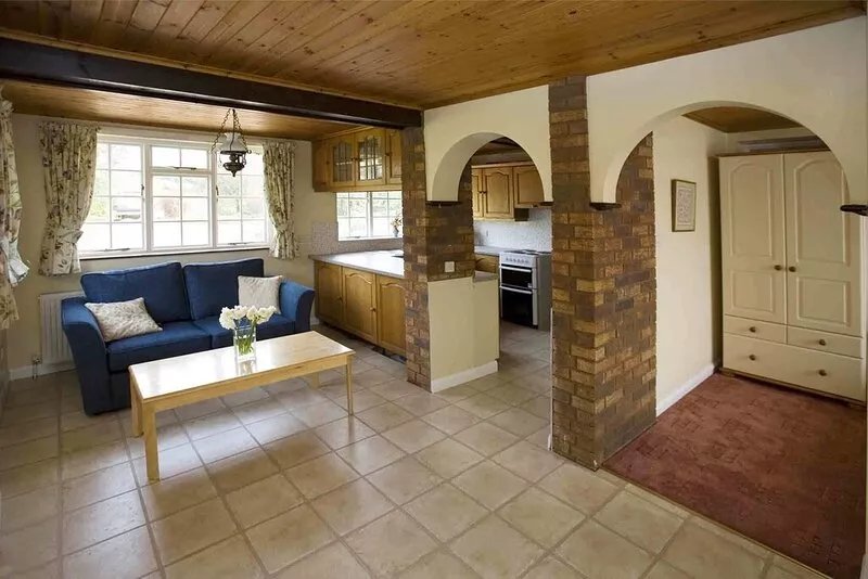 Set In Quiet, Rural Surroundings In The Heart Of The Otter Valley.