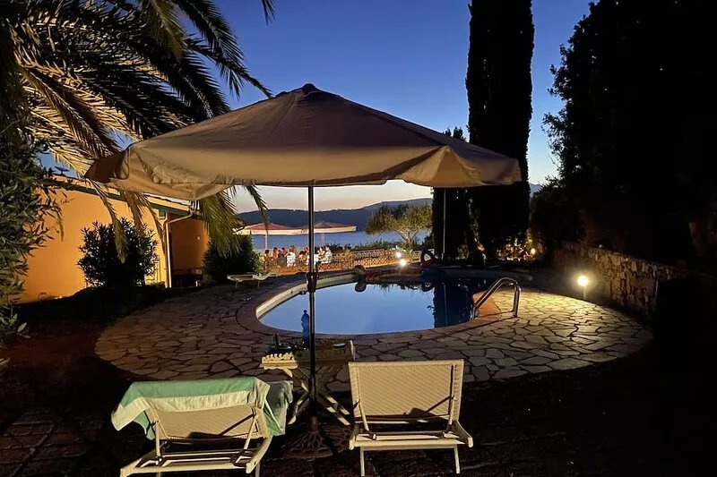 Villa 'Elba Offsite' with Sea View, Wi-Fi and Air Conditioning