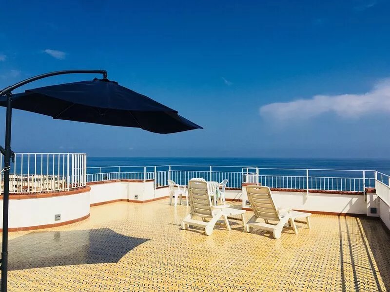 Angie's Apartment "Private Parking- 500mt by the sea"
