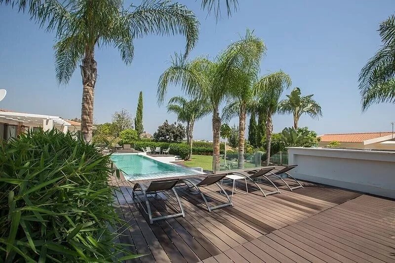 Villa Protaras Sunshine, Stylish 4BDR Villa with Pool, Close to Fig Tree Bay