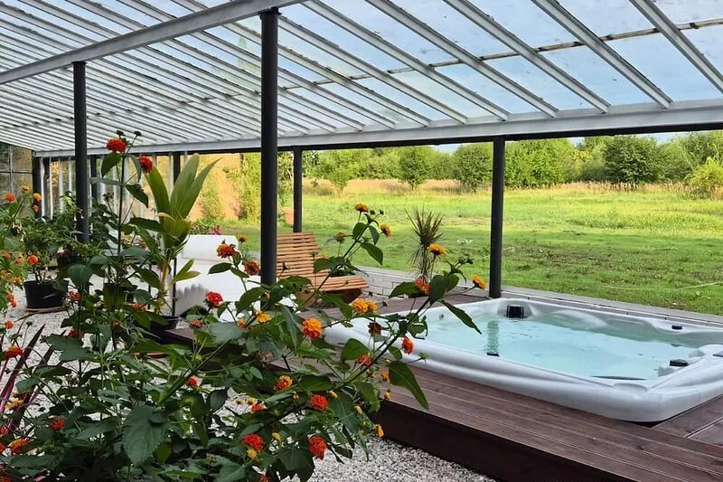 Private House / Sauna Jacuzzi Hawaii hothouse spa