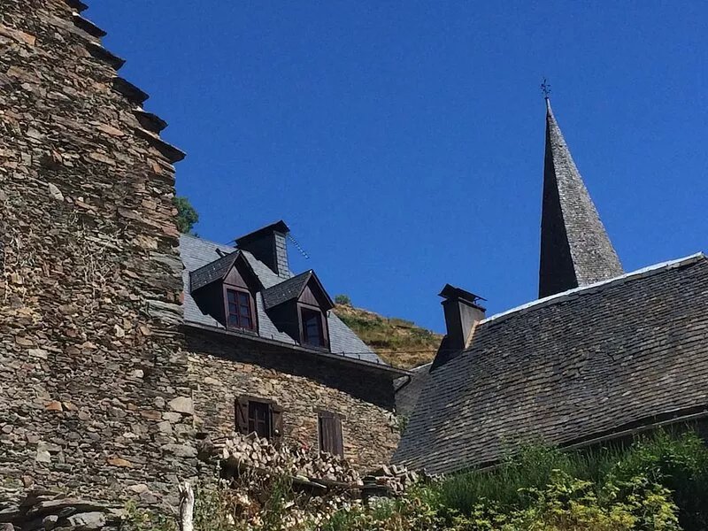 Rental house for 8-10 people close to cable car