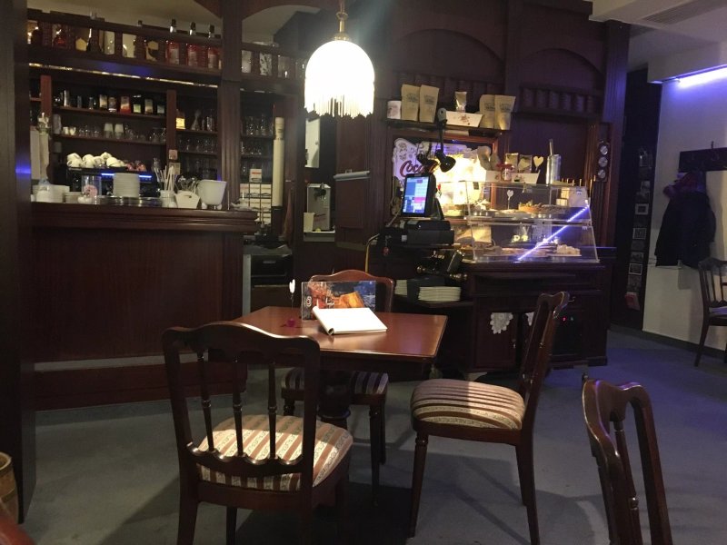 Romantic Cafe