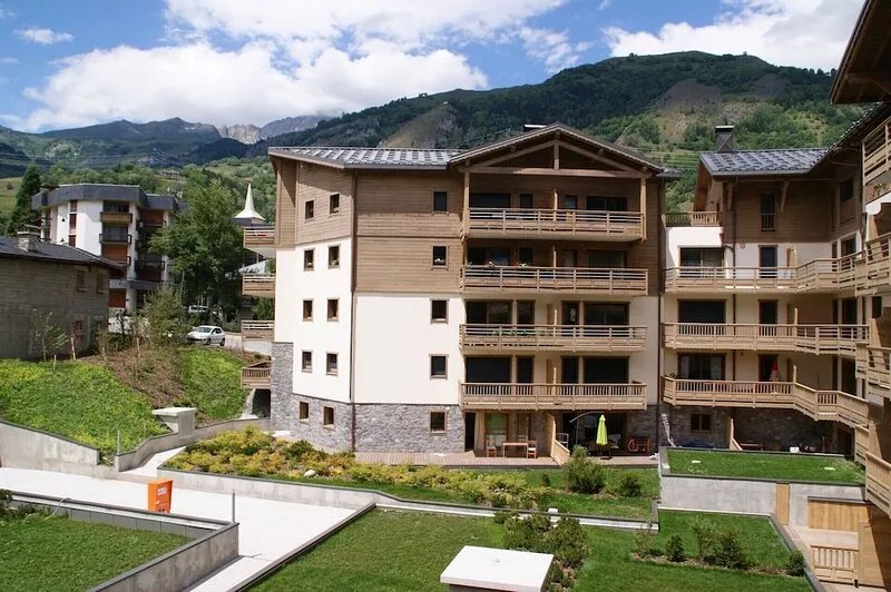 MAGNIFICENT APARTMENT FOR 4 PEOPLE IN BOURG SAINT MAURICE LES ARCS WITH GARAGE
