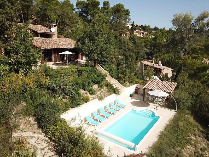 houses / villas - 8 rooms - 6/7 persons