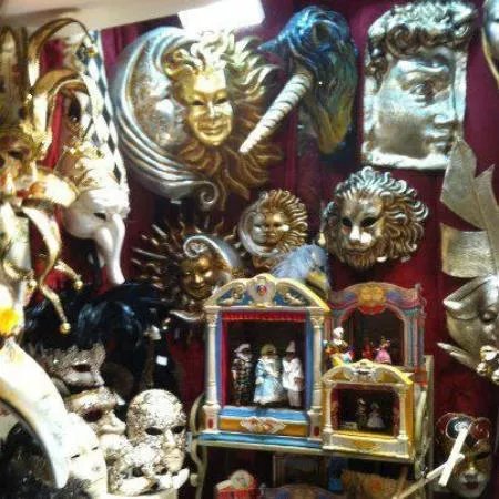 La Canapiglia - Maschere e altri articoli artigianali