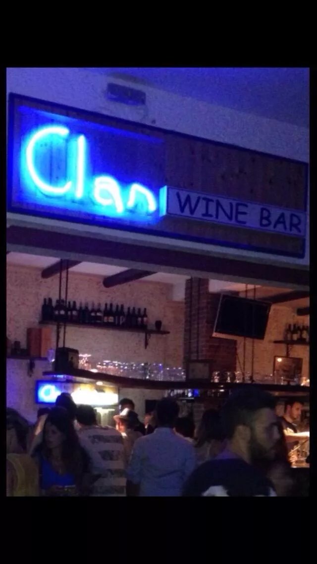 Clan wine bar