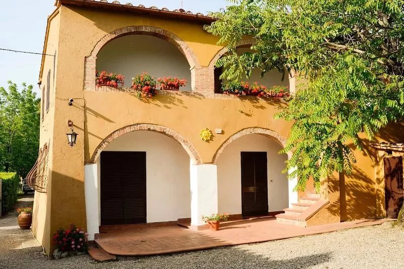 Villa Sole with pool and garden near the center of Siena