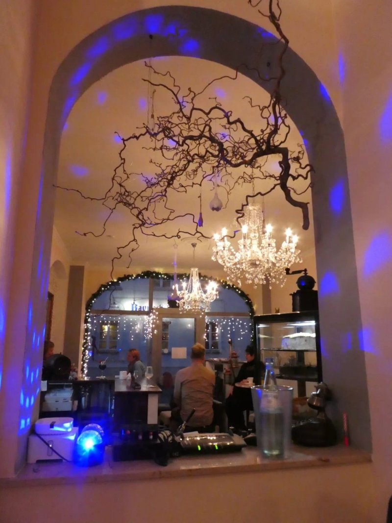 KArisMA, Cafe /Bar/Restaurant