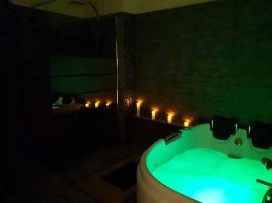 Les Bains De Nivi