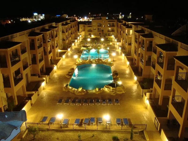 Prime Location Ground Floor, 1 bed apartment. 2 Lagoon Pools, UK TV, FREE Wi-Fi
