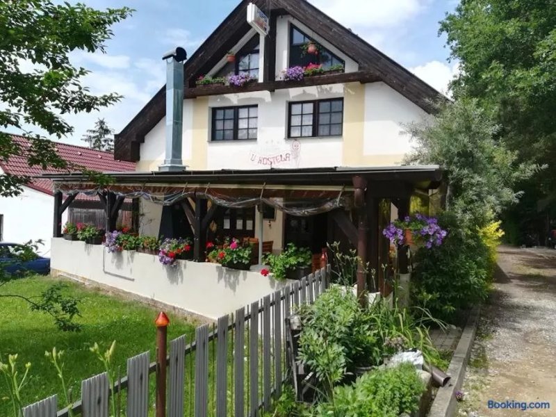 Penzion U Kostela