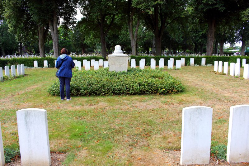 Cambrai East Military Cemetery