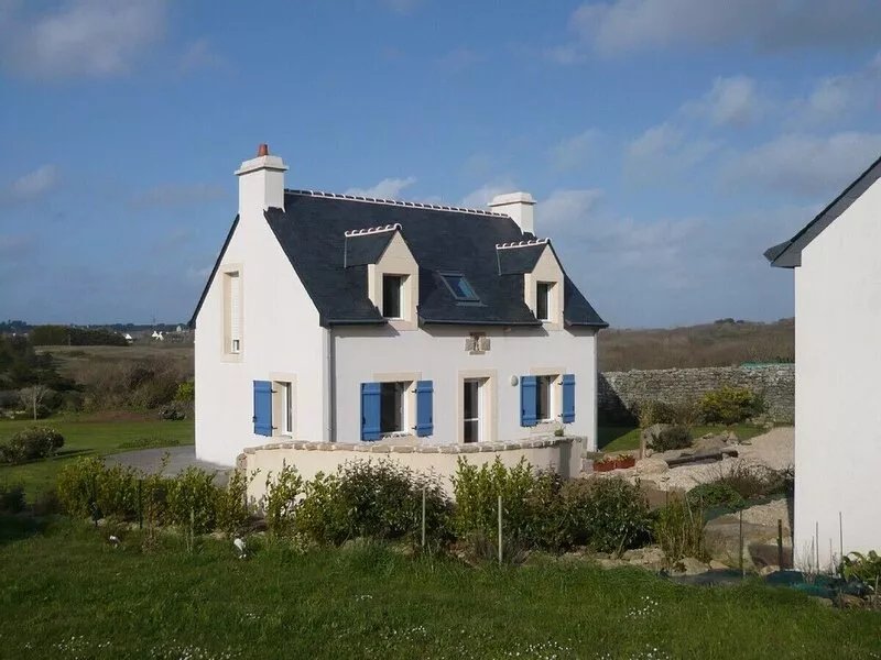 Newly built small house next to the sea and the beach