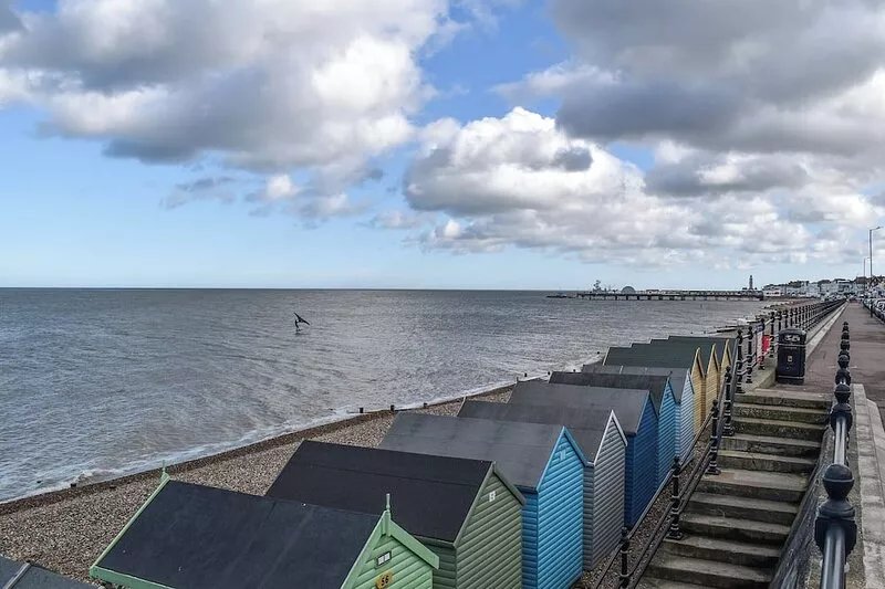 Lovely semi-detached, one bedroomed house, 50 yards from beach.