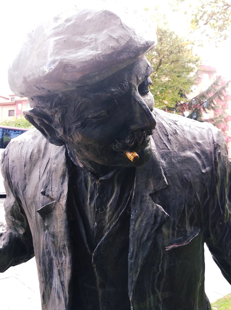 Estatua <El tratante>