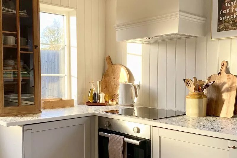 Cosy country cottage with lots of local walks, and short drive into Woodbridge