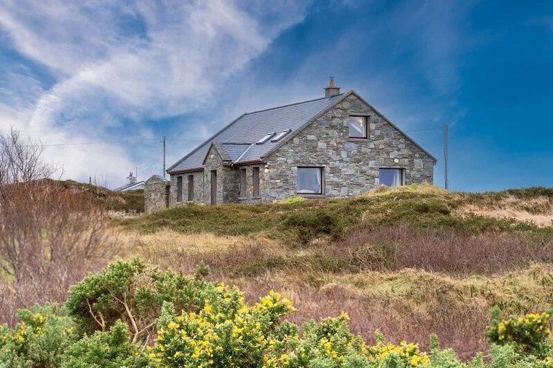 Cottage 118 - Cleggan - sleeps 7 guests  in 3 bedrooms
