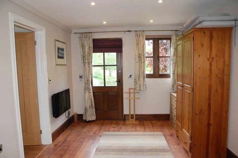 Rural Cotswold Cottage in grounds of beautiful Nell House