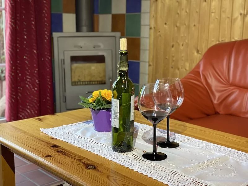End the year in peace and quiet with a fireplace on New Year's Eve in the