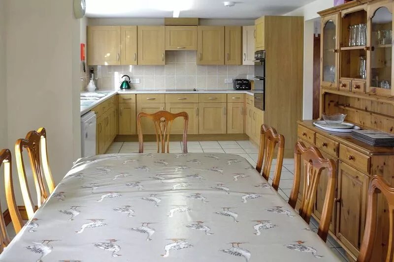 4 bedroom accommodation in Netherbury, Bridport