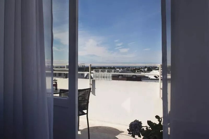 Mani Apartments -Studio with Balcony Downtown