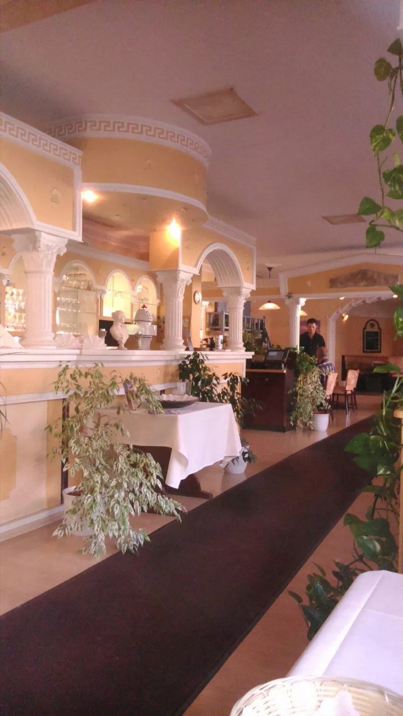 Akropolis Restaurant
