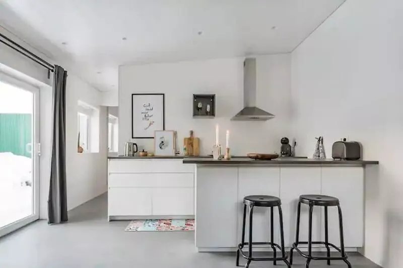 Contemporary Icelandic Charm in a House Near the Ocean