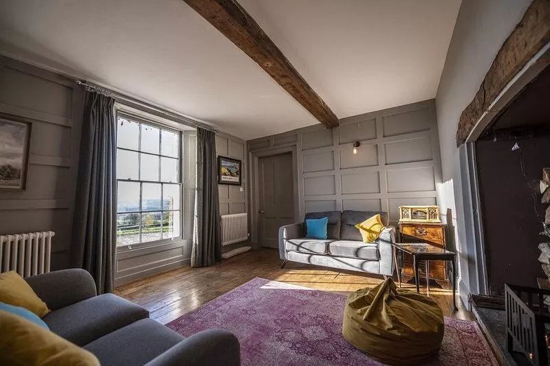 Great Alder House -Huge Georgian Country House in the Welsh Hills sleeps 12