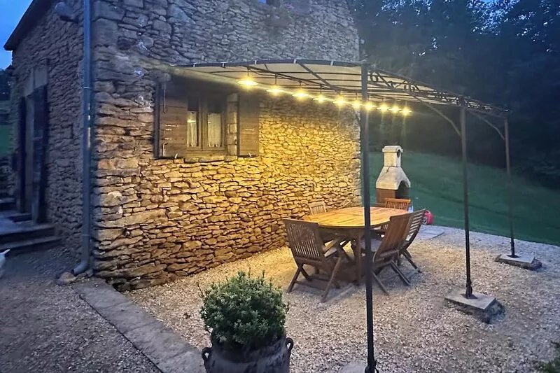Authentic little Périgord house with saltwater swimming pool, just outside