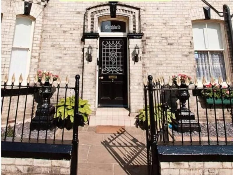 "Birchfield" - close to city centre, 4-bed ensuite