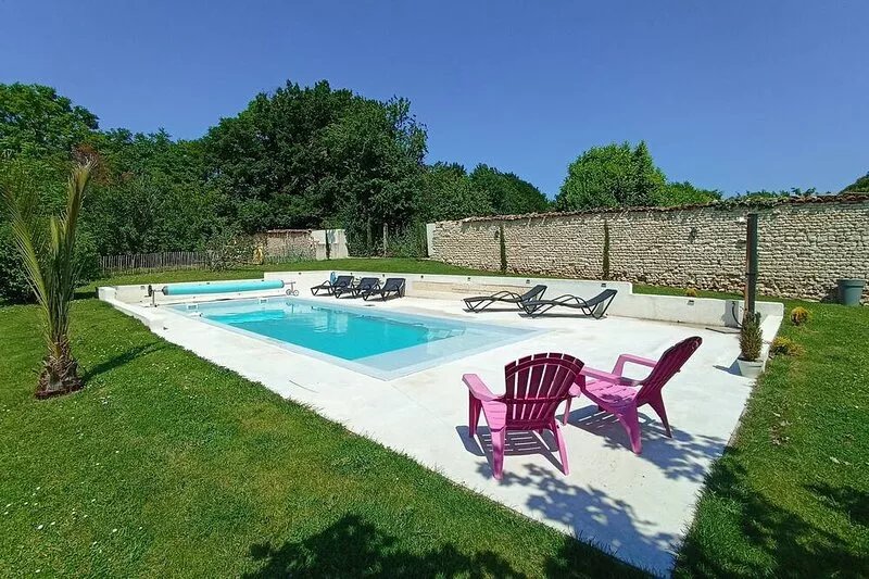 Charming gîte in a 14th-century manor house