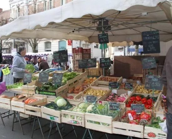 Marche Hebdomadaire Du Dimanche