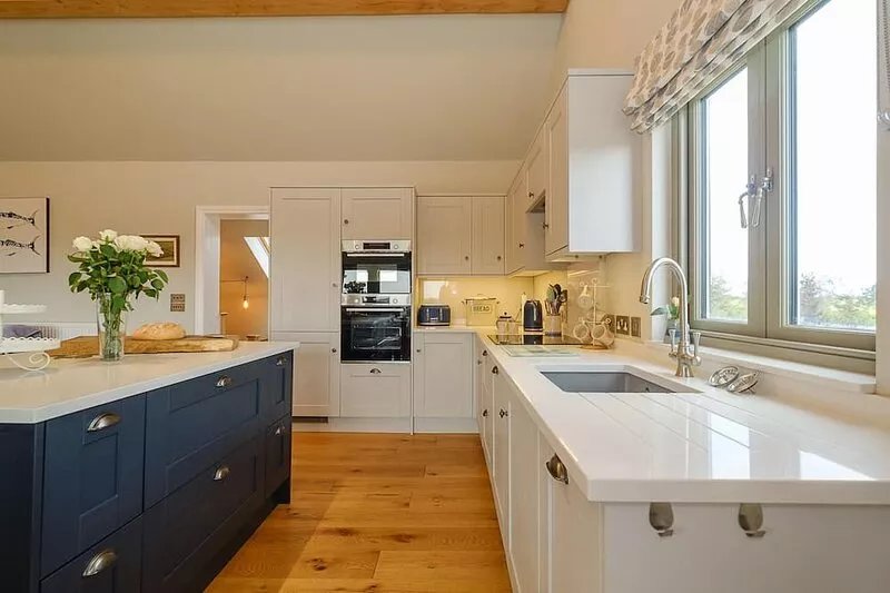 Alde Bay Farm - Lobster Pot  - sleeps 6 guests  in 3 bedrooms