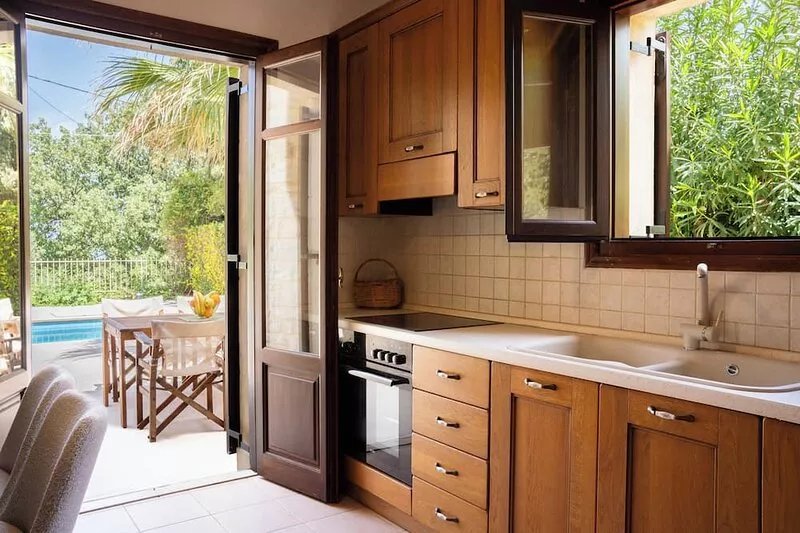 Ideal for Families Aloe Villa, Pool, sea View, Near Beaches, Restaurants, City