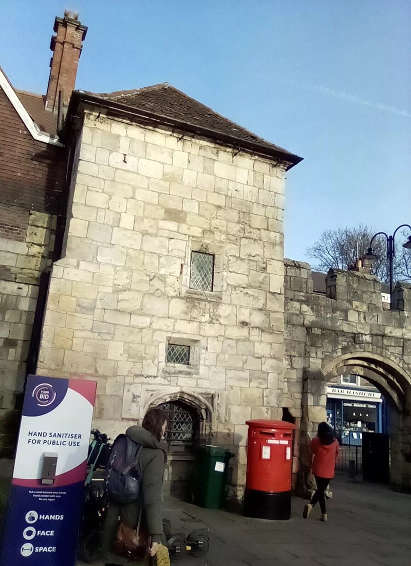 Queen Margaret's Arch And Postern Tower