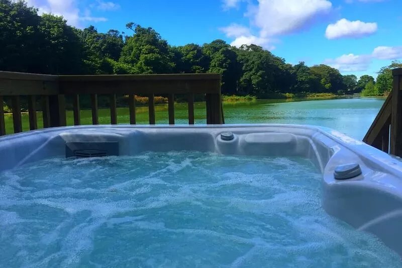 The Lodge by the Lake, Dunbar including hot tub
