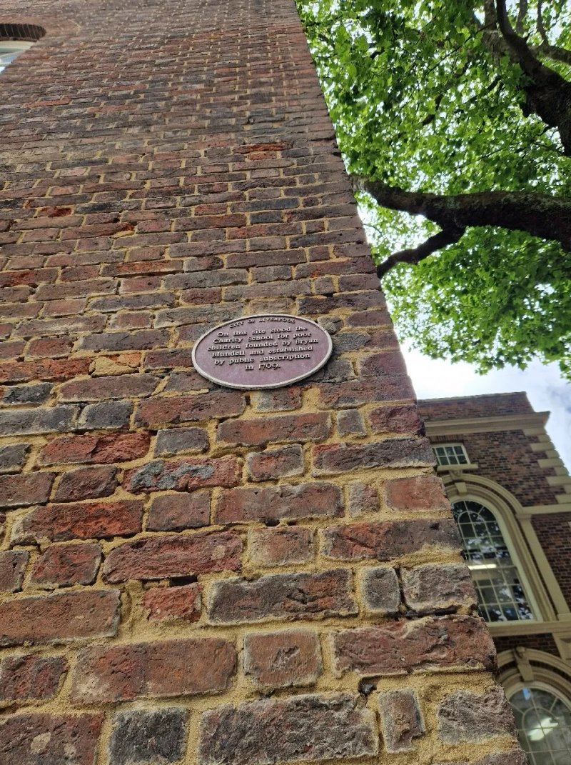 The Quaker Meeting House Building