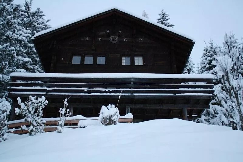 Stunningly beautiful 3 Bedroom  Newly Refurbished Ski Chalet (Built 1769)
